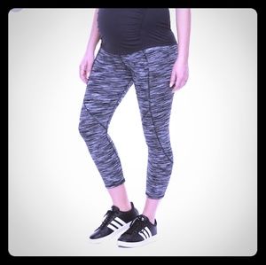 Maternity workout capri leggings